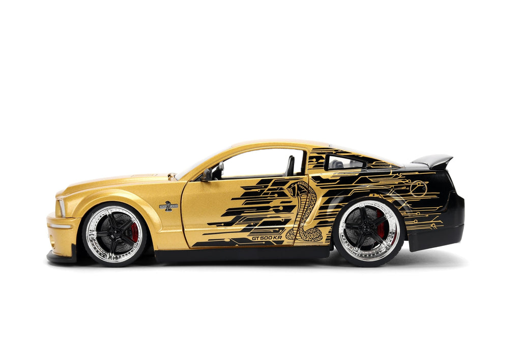 Jada Toys Bigtime Muscle 1:24 2008 Ford Shelby GT-500KR Die-cast Car – Opening Doors, Hood, Trunk, Rubber Tires(Gold Black)