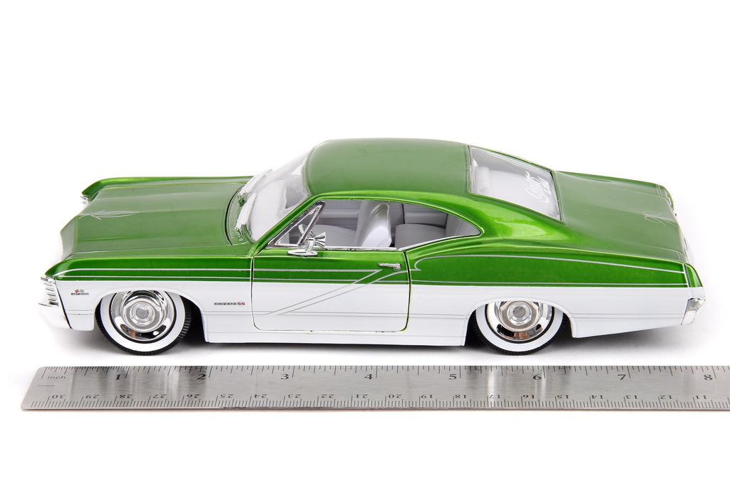 Big Time Muscle 1:24 1967 Chevrolet Impala SS Die-Cast Car, Toys for Kids and Adults(Green/White)