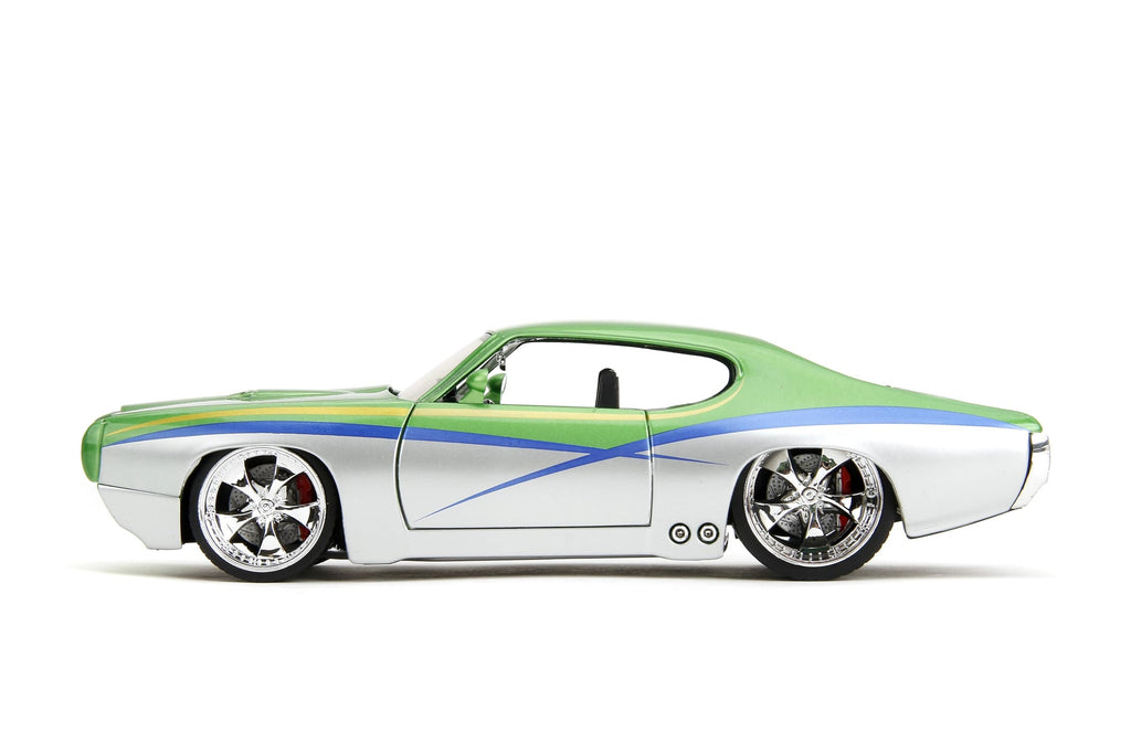 Jada Toys Bigtime Muscle 1:24 1969 Pontiac GTO Die-cast Car – Opening Doors, Hood, Trunk, Rubber Tires(Candy Silver/Green)