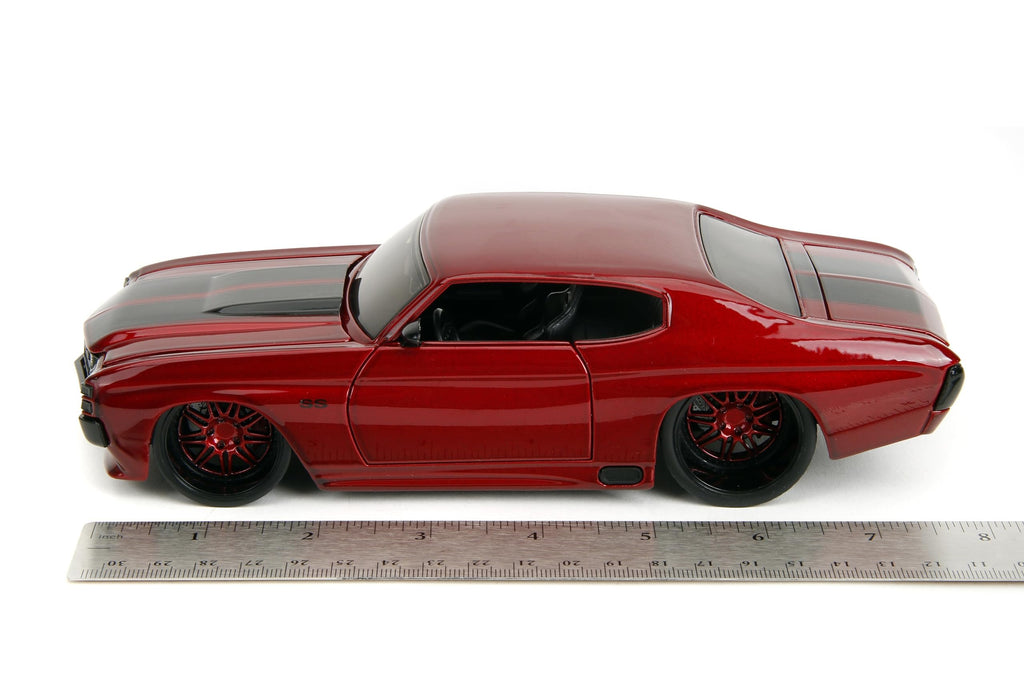 Pink Slips 1:24 W7 1971 Chevy SS Die-Cast Car w/Base, Toys for Kids and Adults(Candy Red)