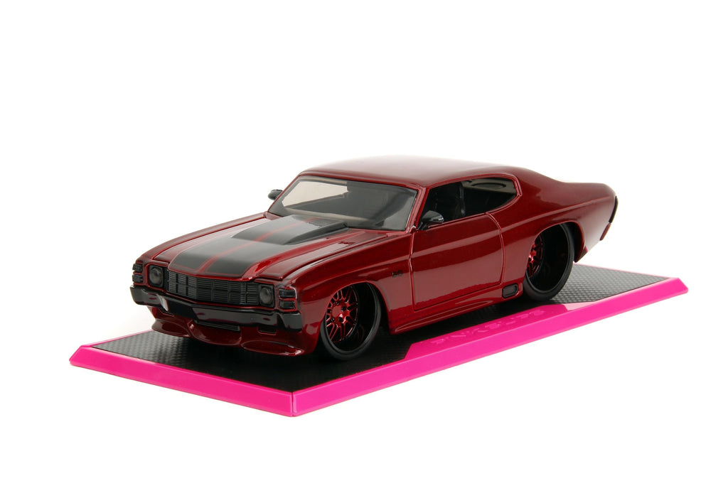 Pink Slips 1:24 W7 1971 Chevy SS Die-Cast Car w/Base, Toys for Kids and Adults(Candy Red)
