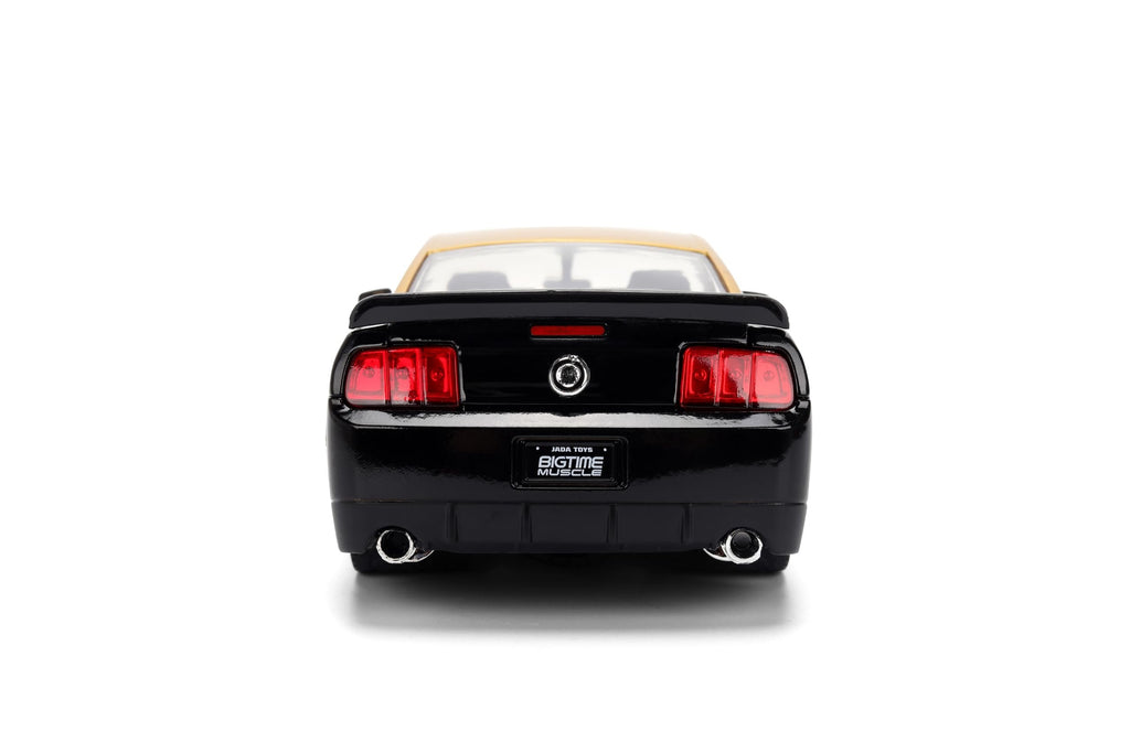 Jada Toys Bigtime Muscle 1:24 2008 Ford Shelby GT-500KR Die-cast Car – Opening Doors, Hood, Trunk, Rubber Tires(Gold Black)
