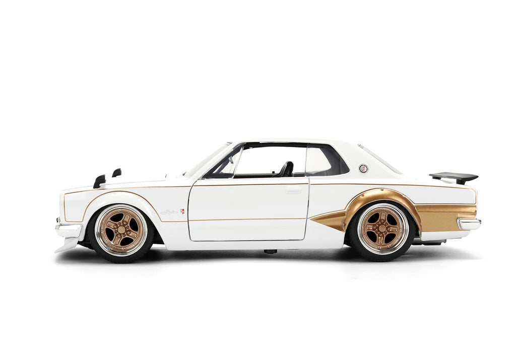 Jada 1971 Nissan Skyline GT-R, White/Gold Toys 37021-1/24 Scale Diecast Model Car
