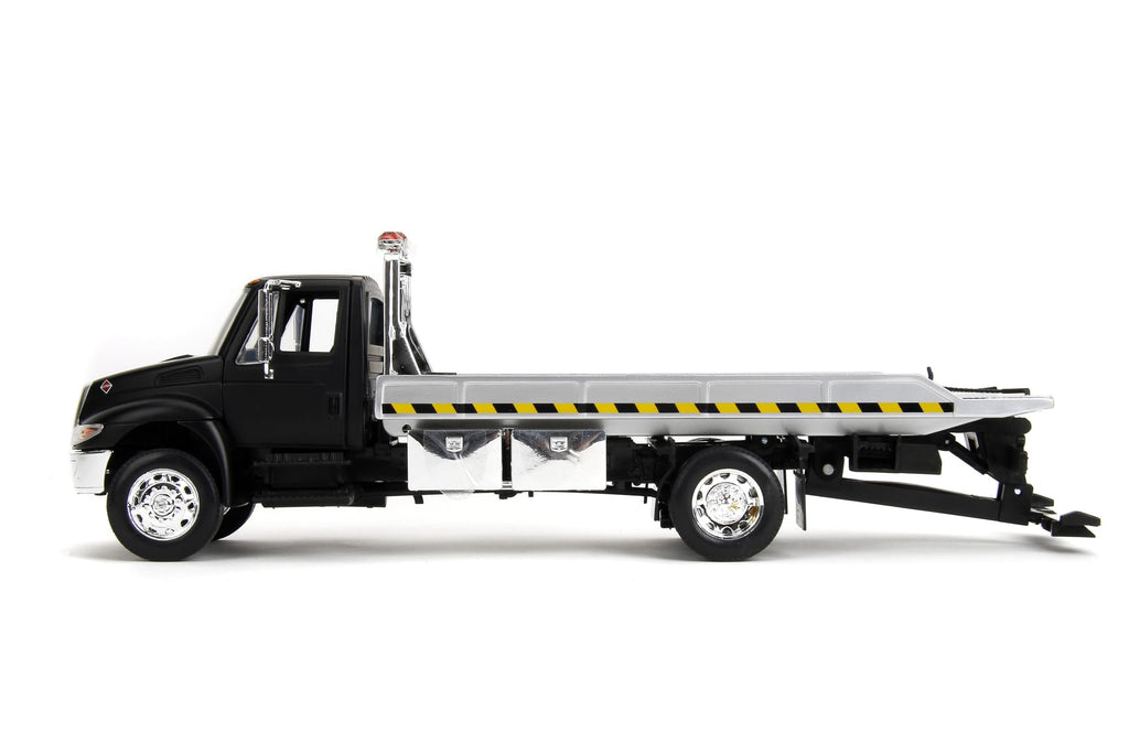 International 1:24 Durastar 4400 Flat Bed Die-cast Car, Toys for Kids and Adults(Black)