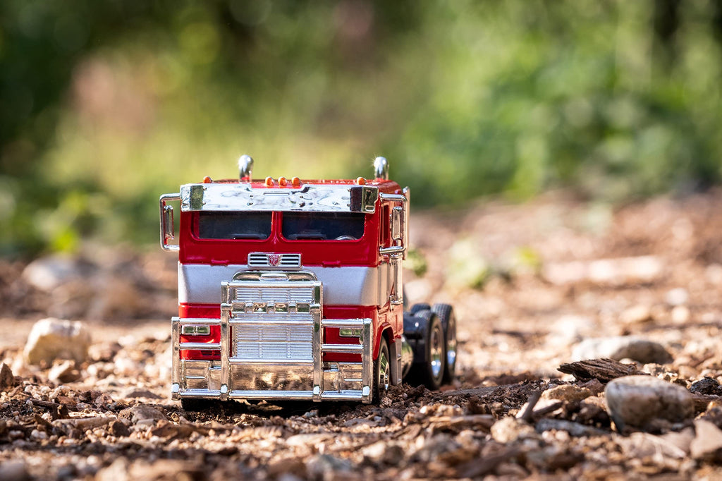 Jada Transformers Rise of The Beast 1:32 Optimus Prime w/Robot On Chassis Die-Cast Car, Toys for Kids and Adults