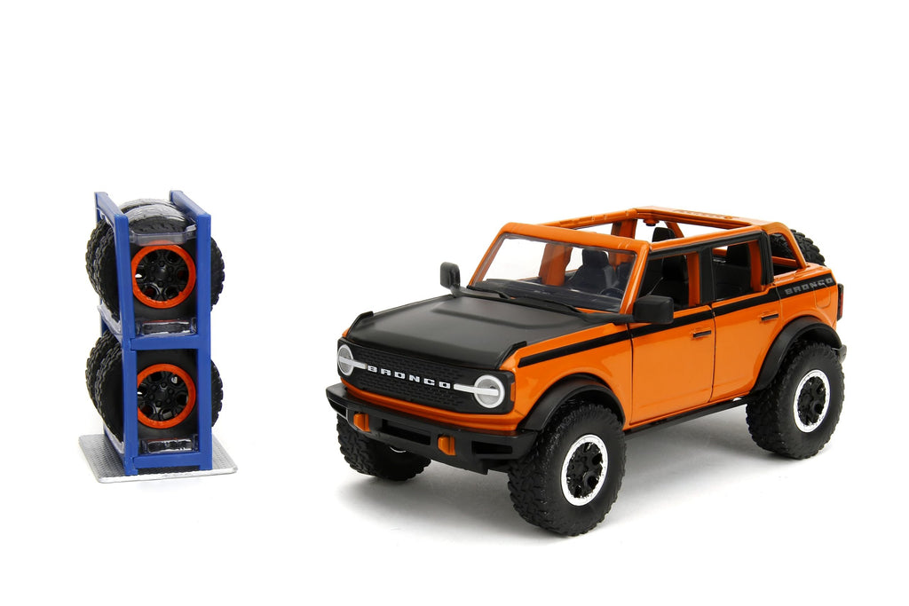 Just Trucks 1:24 2021 Ford Bronco Die-Cast Car & Tire Rack, Toys for Kids and Adults(Orange)