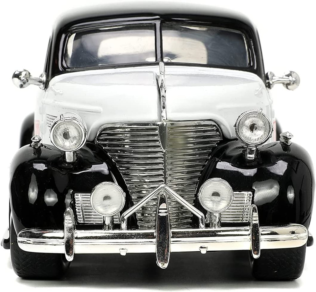 Jada Toys Mr. Monopoly 1:24 1939 Chevrolet Master Deluxe Die-cast Car w/ 2.75" Rich Uncle Pennybags Figure, Toys for Kids and Adults (33230)
