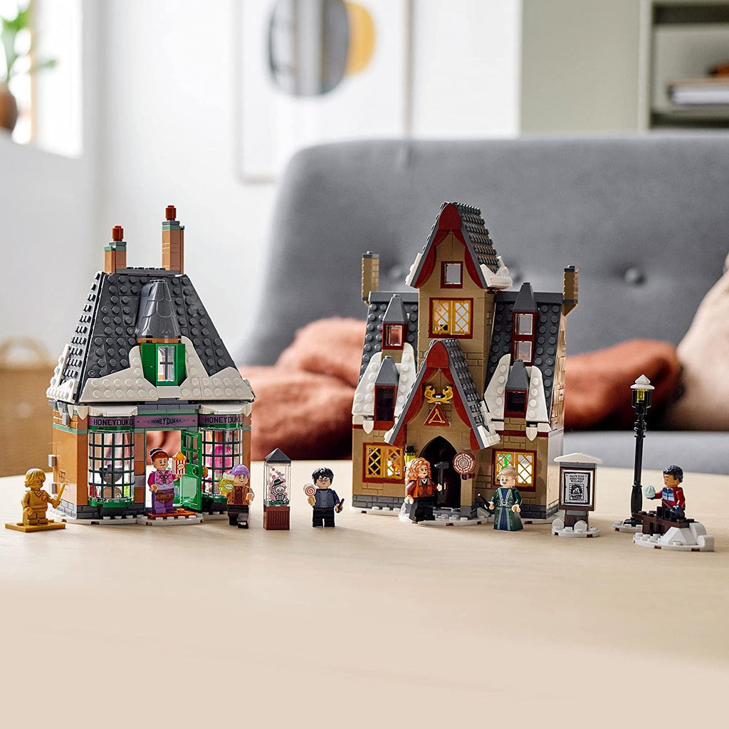 LEGO 76388 Harry Potter Hogsmeade Village Visit 20th Anniversary Set with Collectible Golden Minifigure