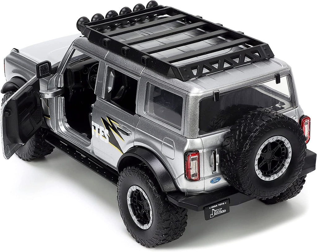 Jada Toys Just Trucks 1:24 2021 Ford Bronco Die-cast Car Gray with Tire Rack, Toys for Kids and Adults