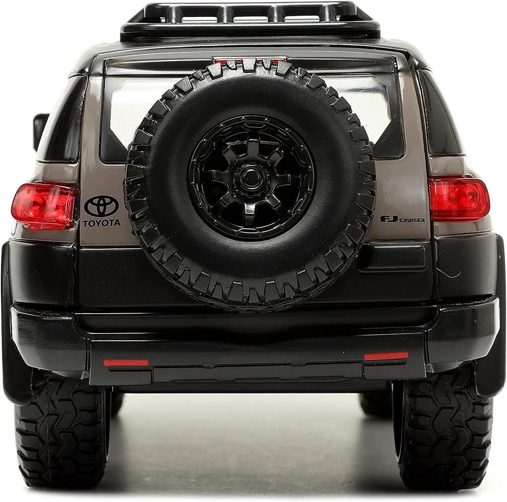 Jada Toys Just Trucks 1:24 Toyota FJ Cruiser Die-cast Car Brown with Tire Rack, Toys for Kids and Adults