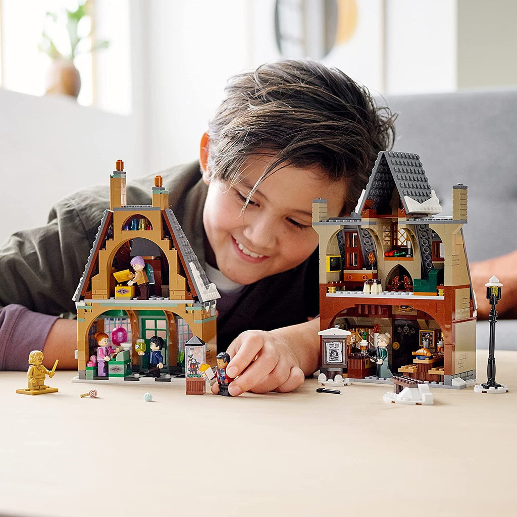LEGO 76388 Harry Potter Hogsmeade Village Visit 20th Anniversary Set with Collectible Golden Minifigure