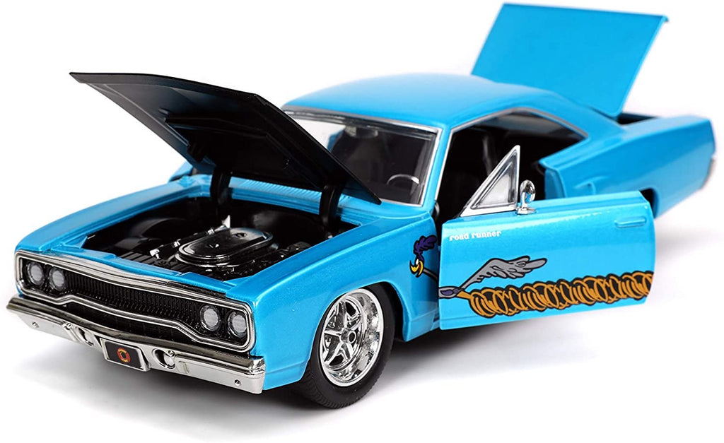 Jada 1:24 Diecast 1970 Plymouth Roadrunner with Wile E Coyote Figure