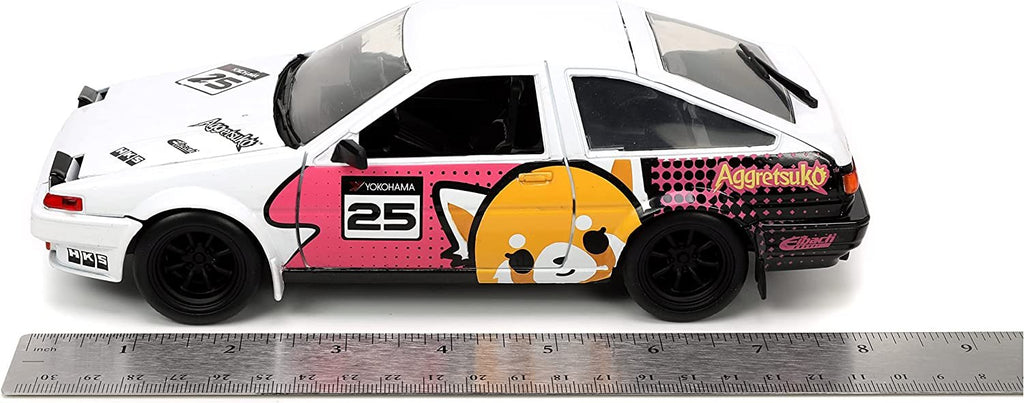 Jada Toys Sanrio 1:24 1986 Toyota Trueno (AE86) Die-cast Car & Aggretsuko️ Figure, Toys for Kids and Adults (33725)