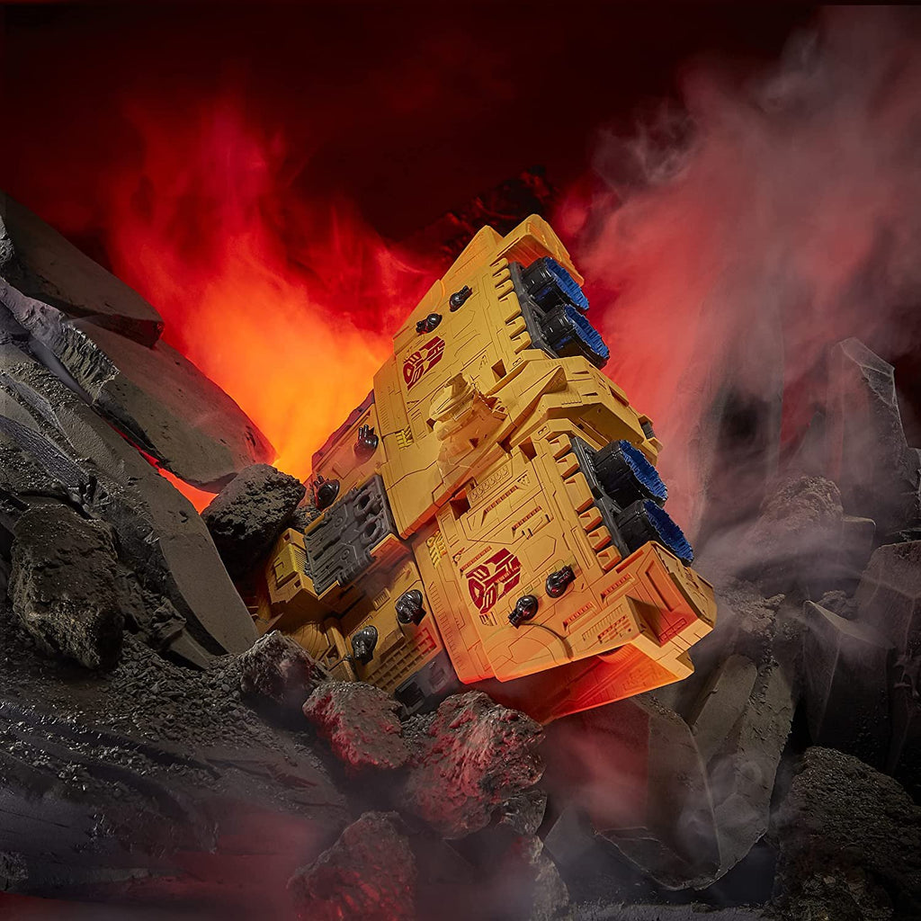 Hasbro Collectibles - Transformers Generations War for Cybertron KTitan Class