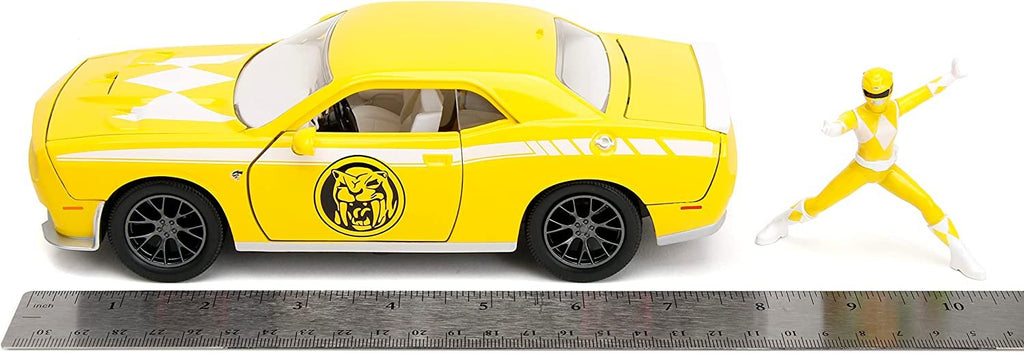 Power Rangers 1:24 2015 Dodge Challenger SRT Hellcat Die-Cast Car & 2.75" Yellow Ranger Figure, Toys for Kids and Adults