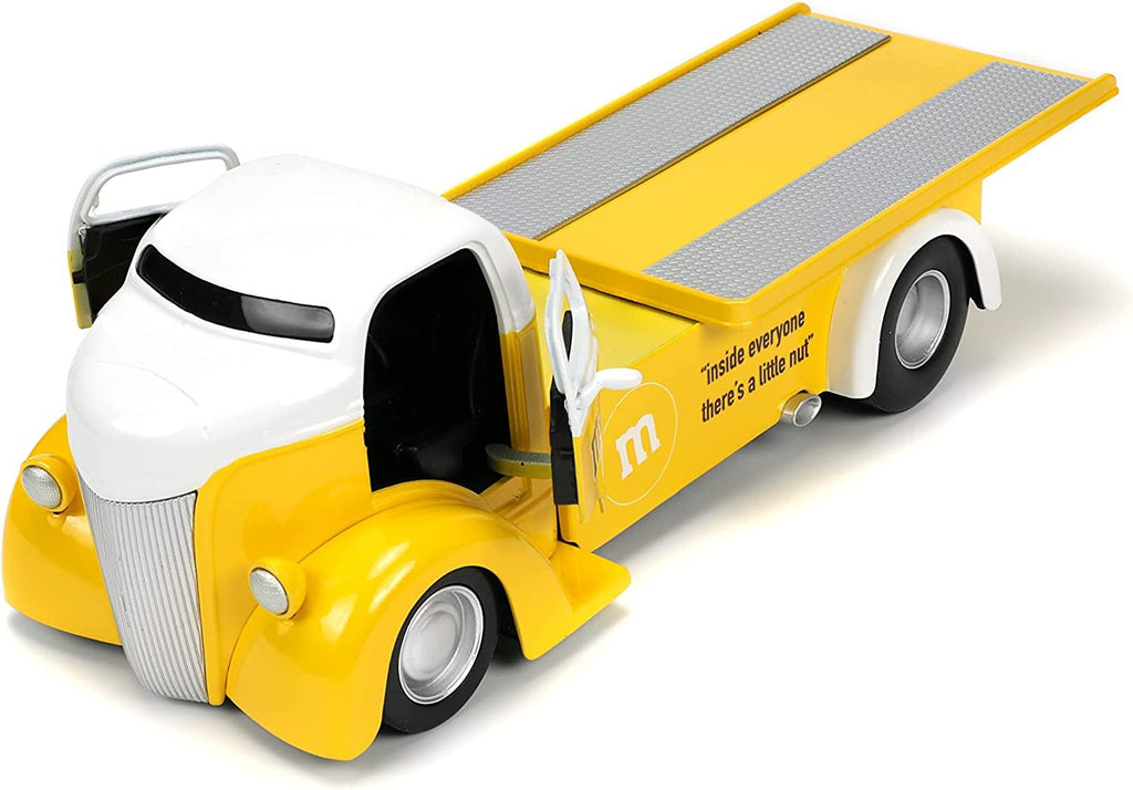 M&M's 1:24 1947 Ford COE Flatbed Die-cast Car & 2.75" Yellow Figure, Toys for Kids and Adults