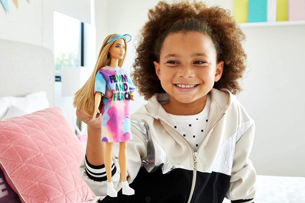 Barbie Fashionistas Doll # 159, Petite, with Light Brown Hair Wearing Tie-Dye T-Shirt Dress, White Shoes & Visor, Toy for Kids 3 to 8 Years Old