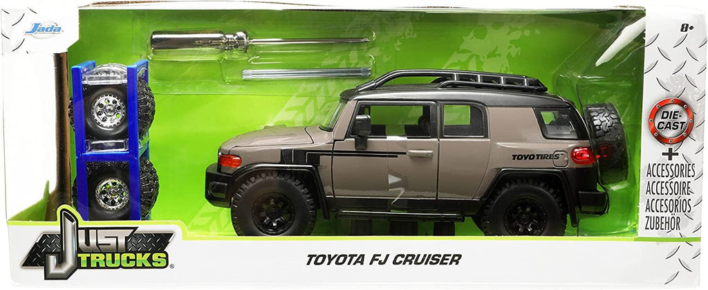Jada Toys Just Trucks 1:24 Toyota FJ Cruiser Die-cast Car Brown with Tire Rack, Toys for Kids and Adults