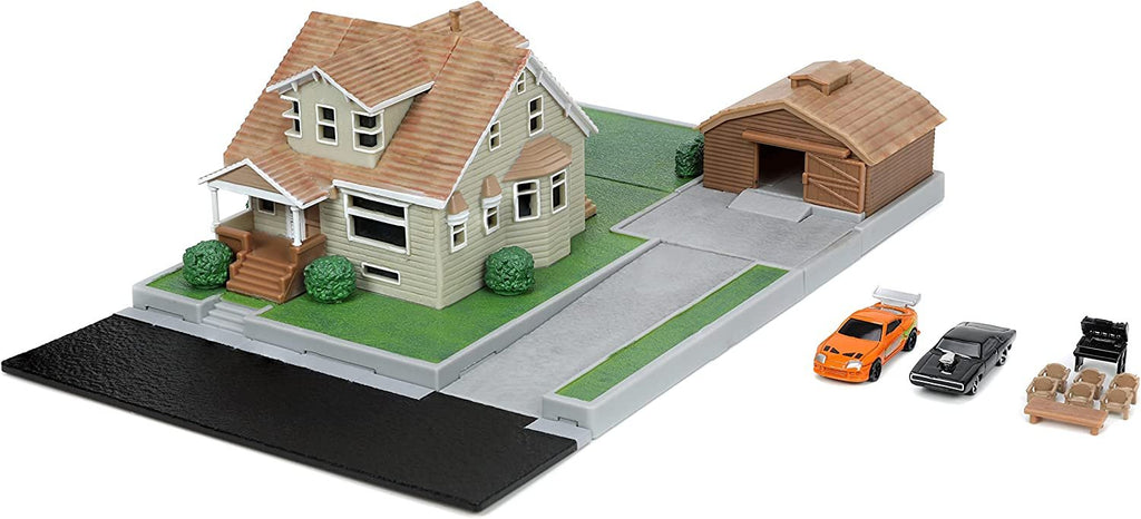 Jada Toys Fast & Furious Nano Hollywood Rides Dom Toretto's House Display Diorama with Two 1.65" Die-cast Cars, Toys for Kids and Adults (33668)