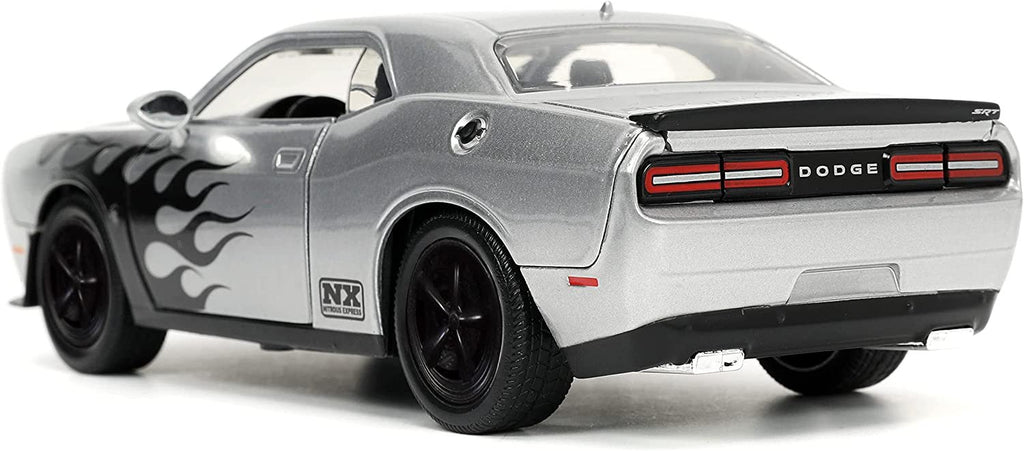 Jada Toys Big Time Muscle 1:24 2015 Dodge Challenger SRT Hellcat Die-cast Car Silver/Black Flames, Toys for Kids and Adults