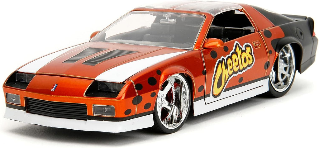 Jada Toys Cheetos 1:24 1985 Chevy Camaro Z28 Die-Cast Car & 2.75" Chester Cheetah Figure, Orange