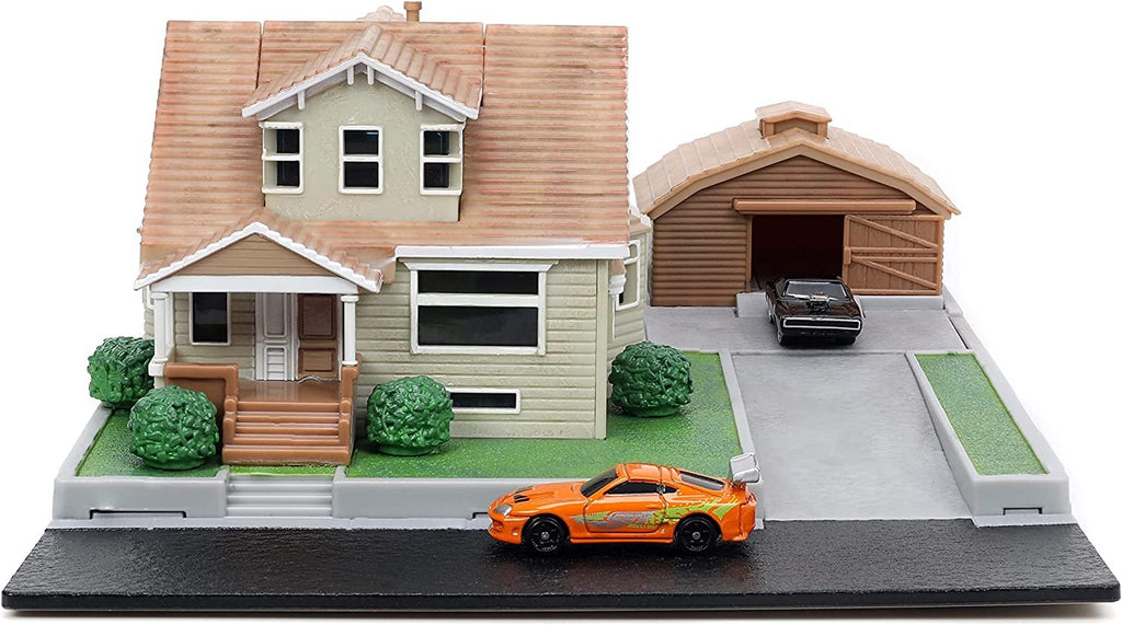 Jada Toys Fast & Furious Nano Hollywood Rides Dom Toretto's House Display Diorama with Two 1.65" Die-cast Cars, Toys for Kids and Adults (33668)