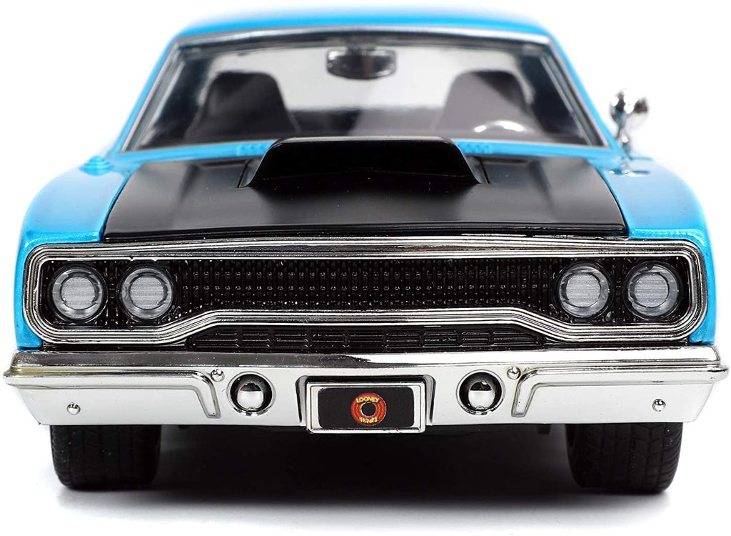 Jada 1:24 Diecast 1970 Plymouth Roadrunner with Wile E Coyote Figure
