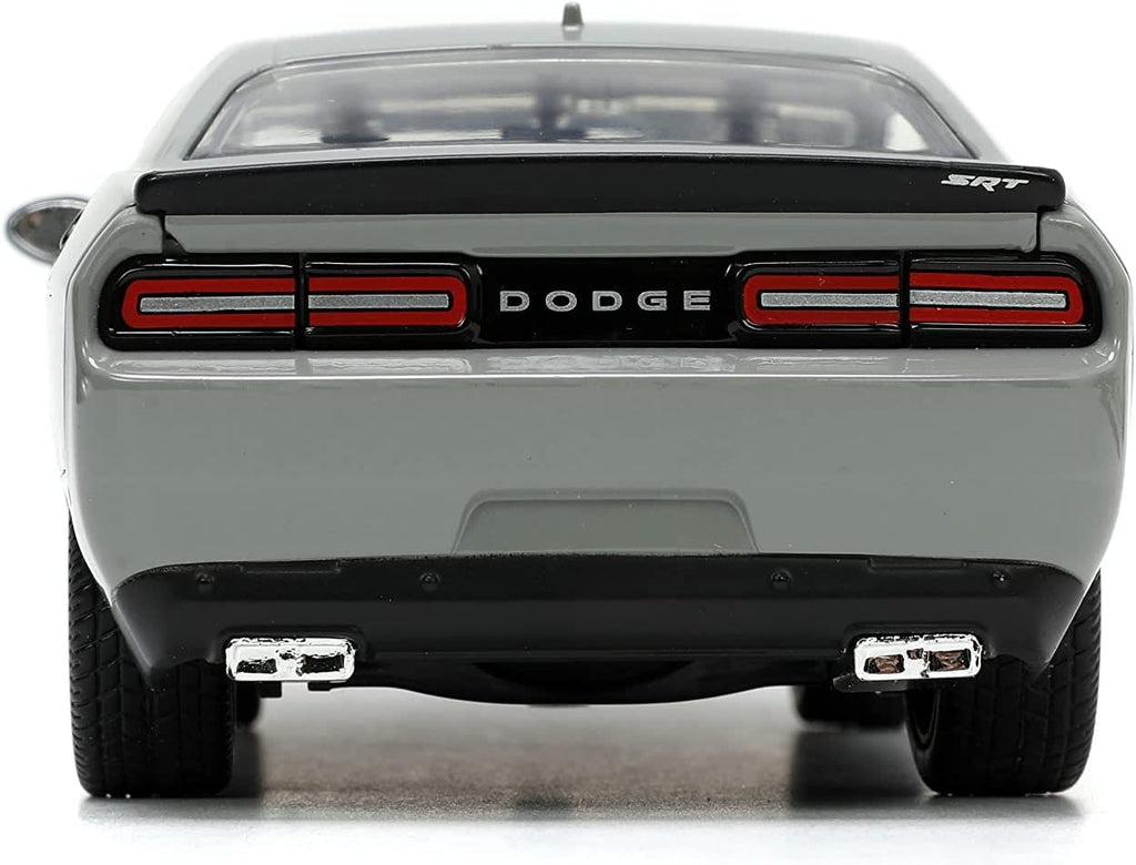 Jada Toys Tom and Jerry 1:24 2015 Dodge Challenger Hellcat Die-cast Car w/ 2.75" Jerry Figure, Toys for Kids and Adults