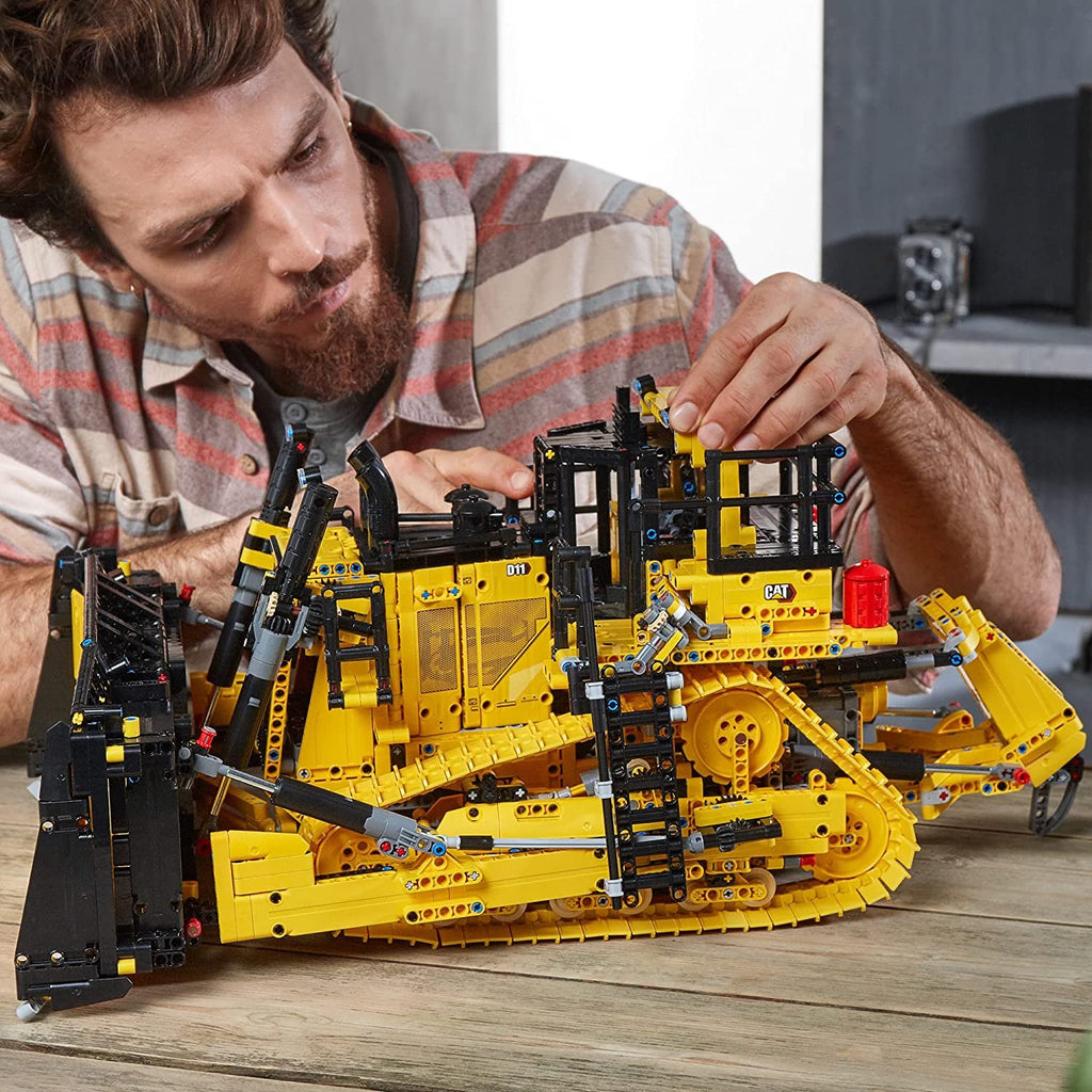 LEGO Technic App-Controlled Cat D11 Bulldozer 42131 (3,854 Pieces)