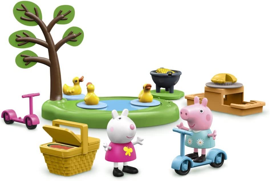 Peppa Pig Peppa's Adventures Peppa's Picnic Playset, Preschool Toy with 2 Figures and 8 Accessories, for Ages 3 and Up