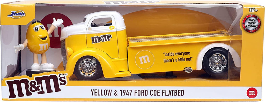 M&M's 1:24 1947 Ford COE Flatbed Die-cast Car & 2.75" Yellow Figure, Toys for Kids and Adults