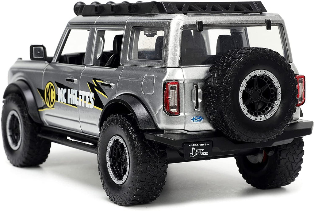 Jada Toys Just Trucks 1:24 2021 Ford Bronco Die-cast Car Gray with Tire Rack, Toys for Kids and Adults